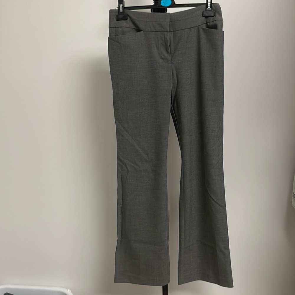 Ann Taylor signature straight through hip and thigh Pants size 8 NWT